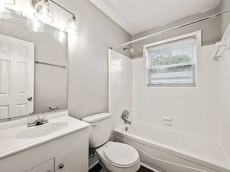 Balfour Chastain — Photo 13