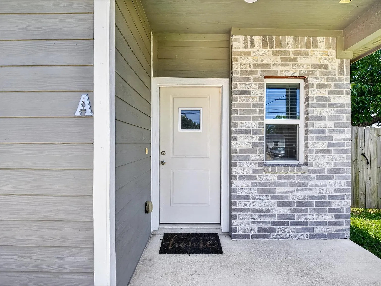 3 bed, 2.0 bath, 2100 sqft, $1,500 — Photo 4