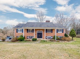 11417 Lapham Dr, Oakton, VA 22124