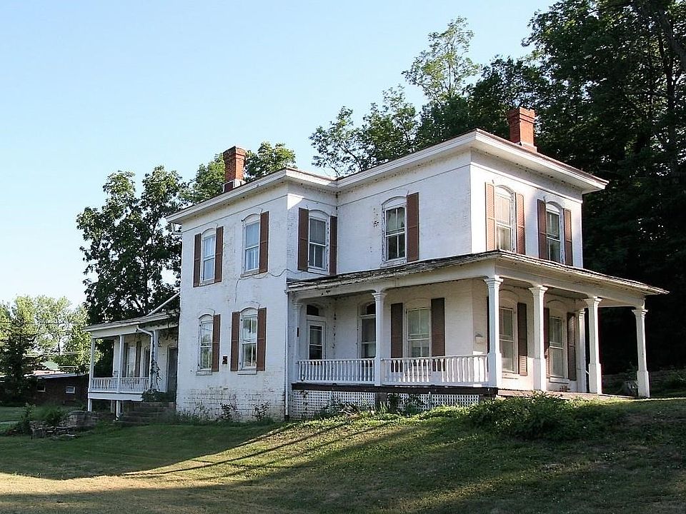 Historic 1.5 Story Brick Home in Downtown Clarksville.