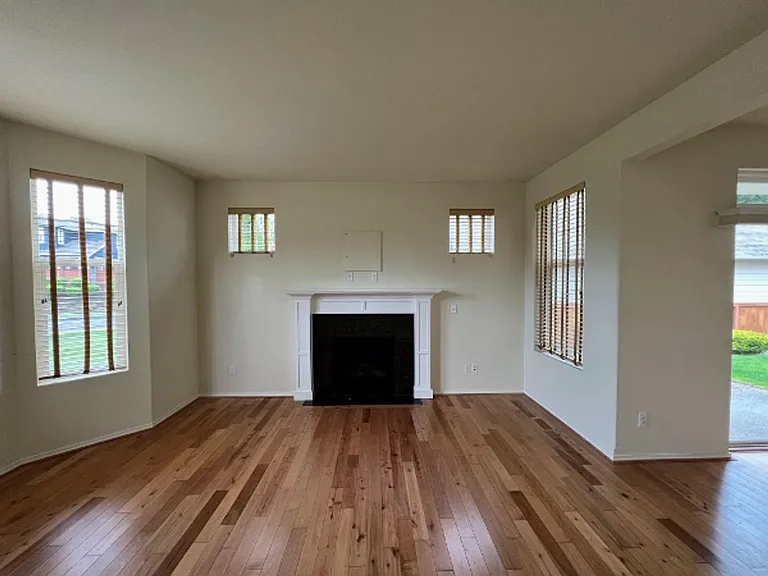 9212 Campus Glen Dr NE — Photo 8