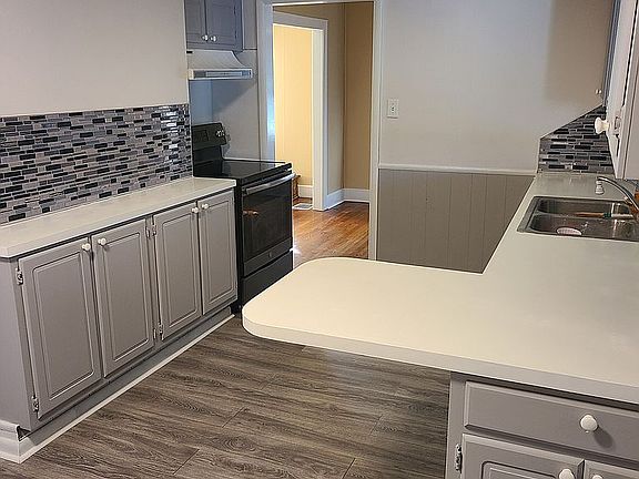 5th image of 1844 Oakwood Dr