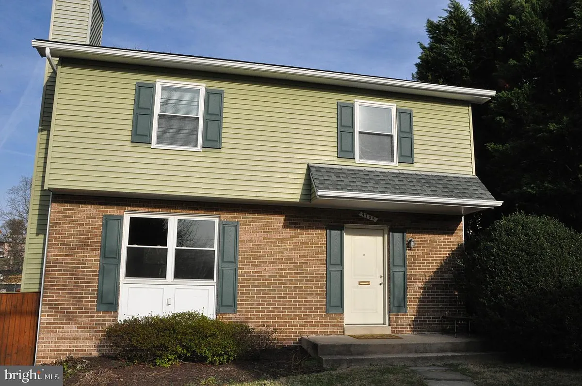 Building Photo - 9705 Glen Ave