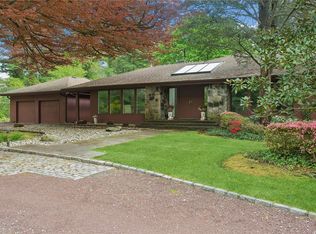 22 Ormond Park Rd, Glen Head, NY 11545