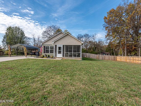 5th image of 2105 Sunny Ln