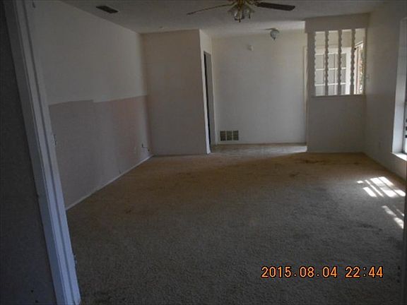 3rd image of 1010 W Park Dr