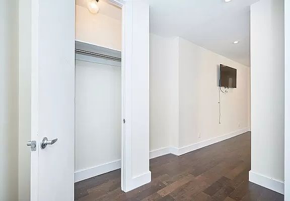 3rd image of 285 Fort Washington Ave APT 38