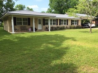303 Whitten St, Headland, AL 36345