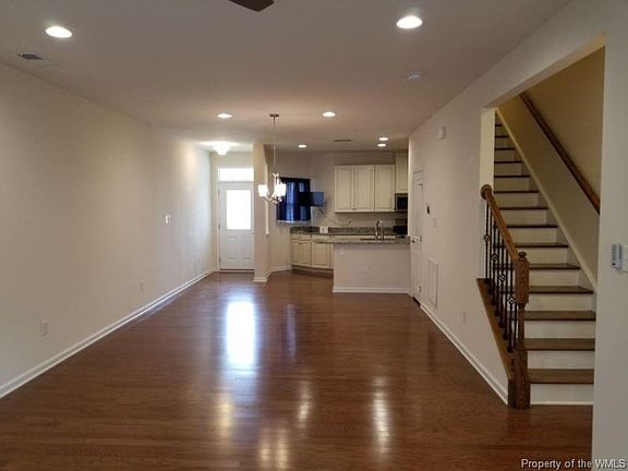 4th image of 406 Mershon Way