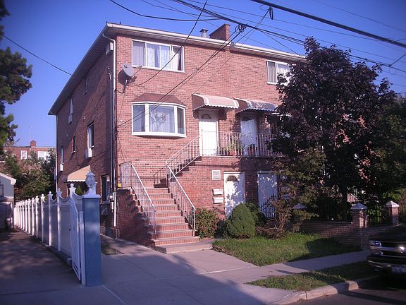 4th image of 266 Swinton Ave