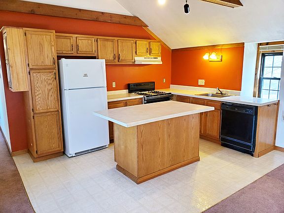 2nd image of 27 Richmond St #1
