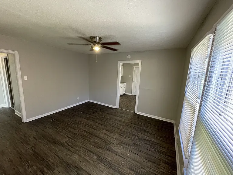 859 Steves Ave #2 — Photo 6