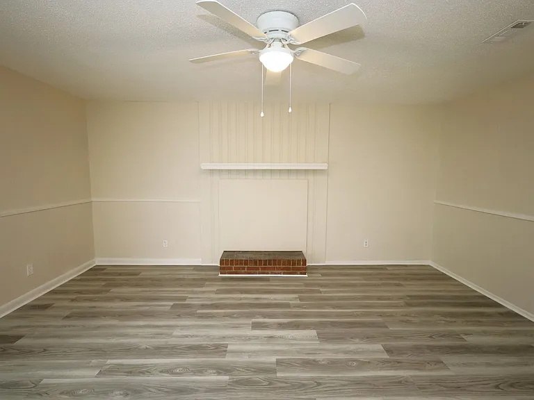 2820 Kirkwood Cir — Photo 4
