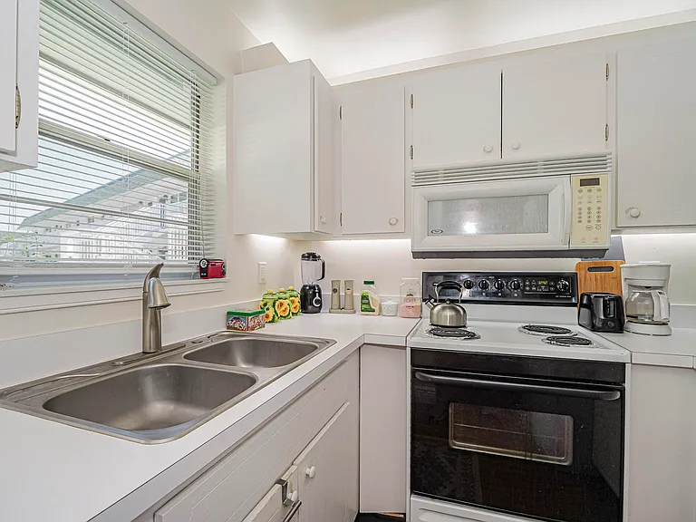 2800 Indian River Blvd #4R — Photo 9