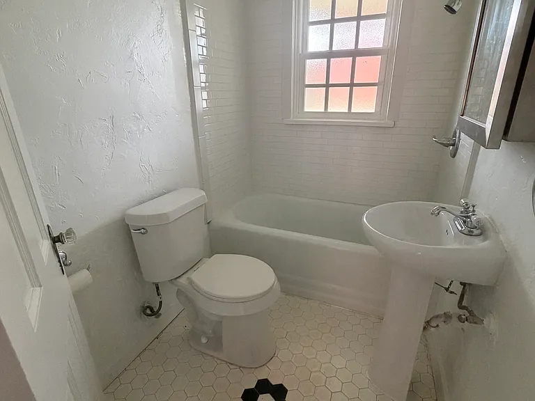 3714 N Shartel Ave — Photo 10