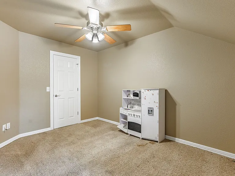 56 S Woodsprings Dr — Photo 11