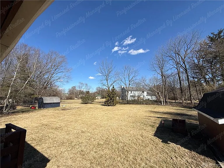 675 Wright St — Photo 34