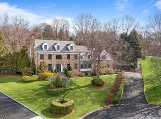 8 Jonah Ct, Peapack, NJ 07977