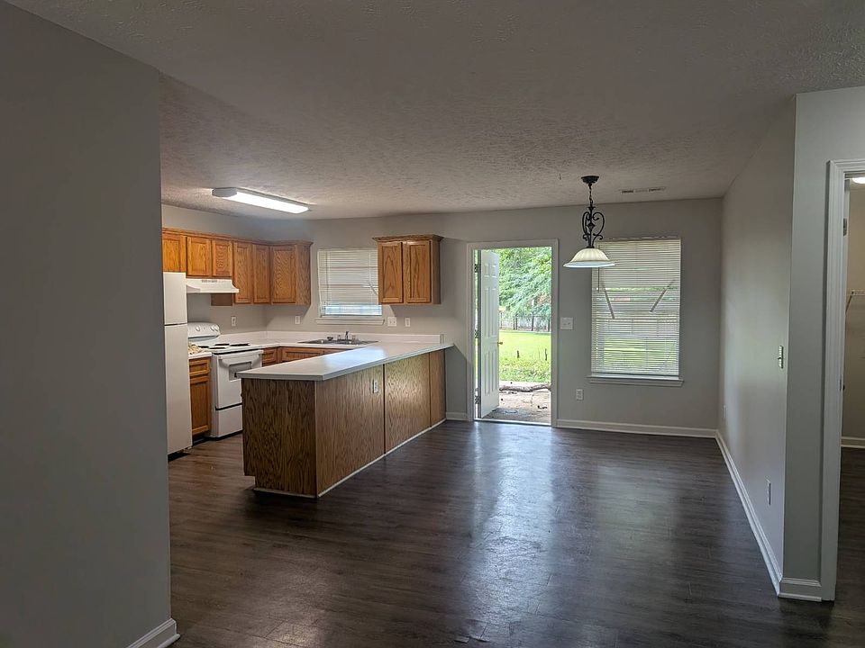 1st image of 4076 Bonfield Dr