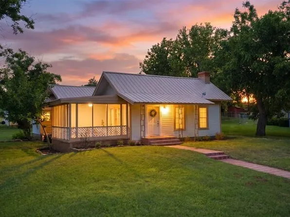 205 E Rainey St, Mason, TX 76856