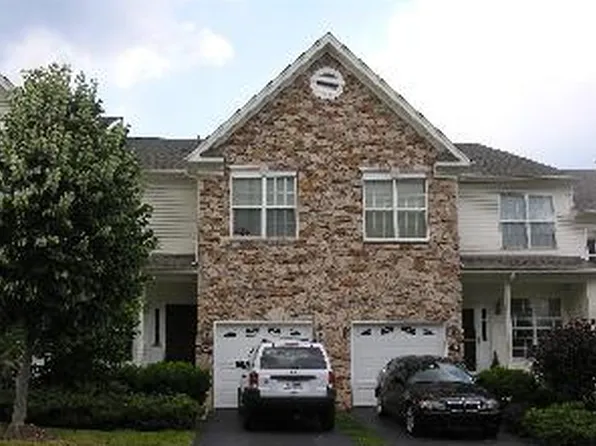 189 Fringetree Dr, West Chester, PA 19380