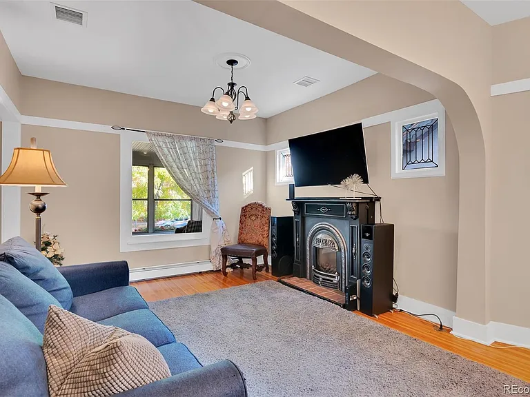 517 Josephine St — Photo 8