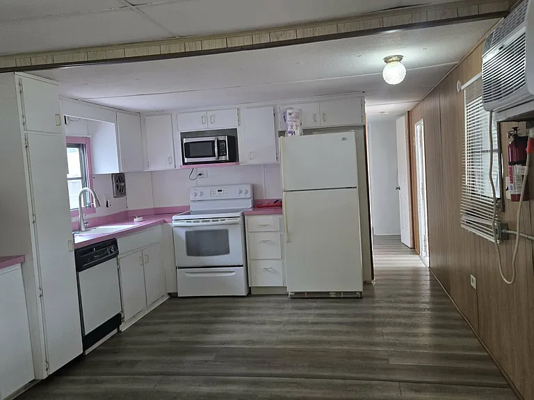 9025 Pontiac St — Photo 1