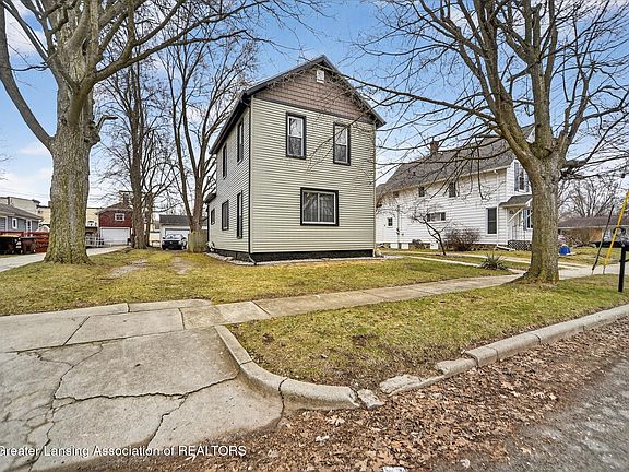 2nd image of 121 Armstrong St