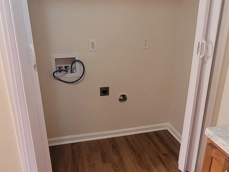 3594 Russelwood Dr — Photo 9