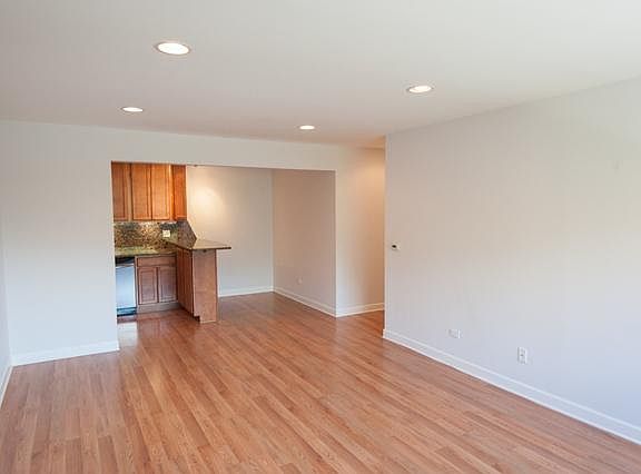 5th image of 5348 N Cumberland Ave APT 410