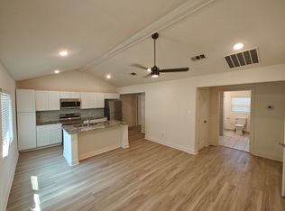 616 S 4th St, Bonham, TX 75418