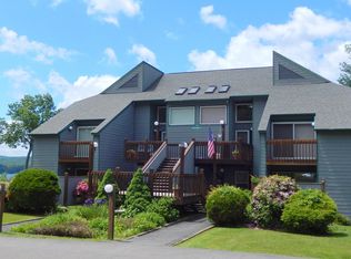 108 Circle Ln, Greentown, PA 18426