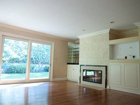 Spacious Family Room
