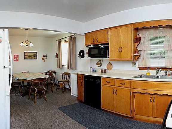 4th image of 216 Heather Dr
