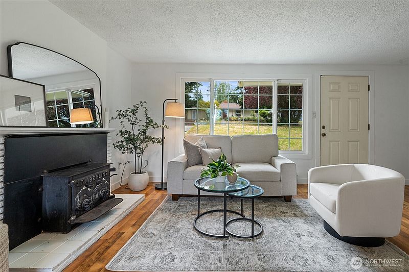 5th image of 3029 N Bennett Street