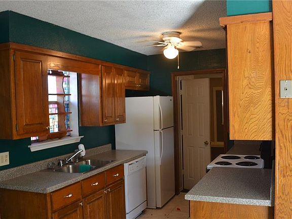 5th image of 820 Meadowlark Cir