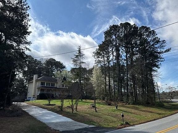 3rd image of 1298 Highpoint Rd