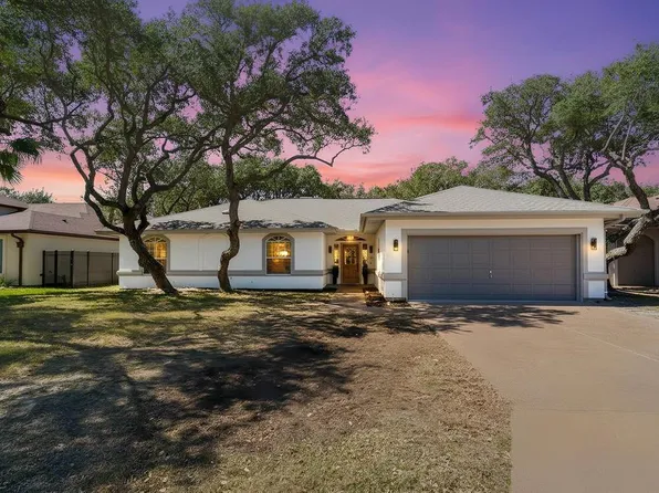 113 Royal Oaks Dr, Rockport, TX 78382