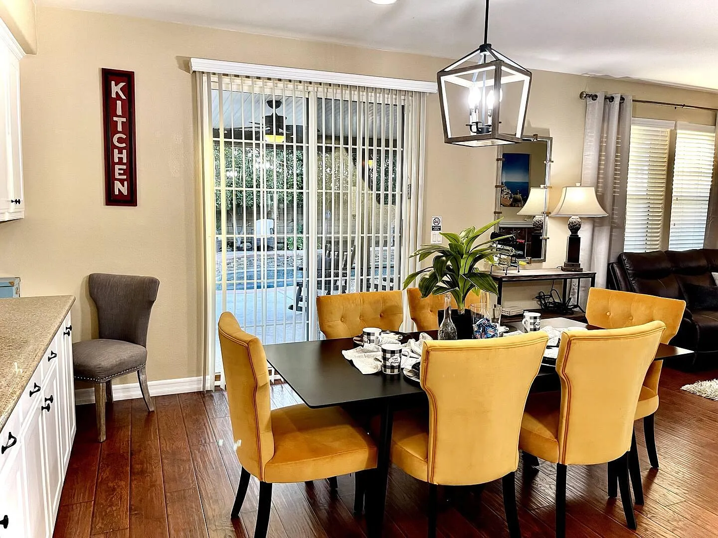 4 bed, 2307 sqft, $3,500 — Photo 2
