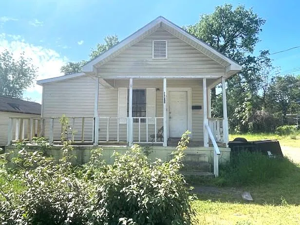 2822 Colorado St photo 1