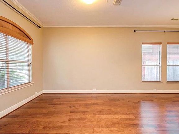 3rd image of 7511 Chathan Glen Ln