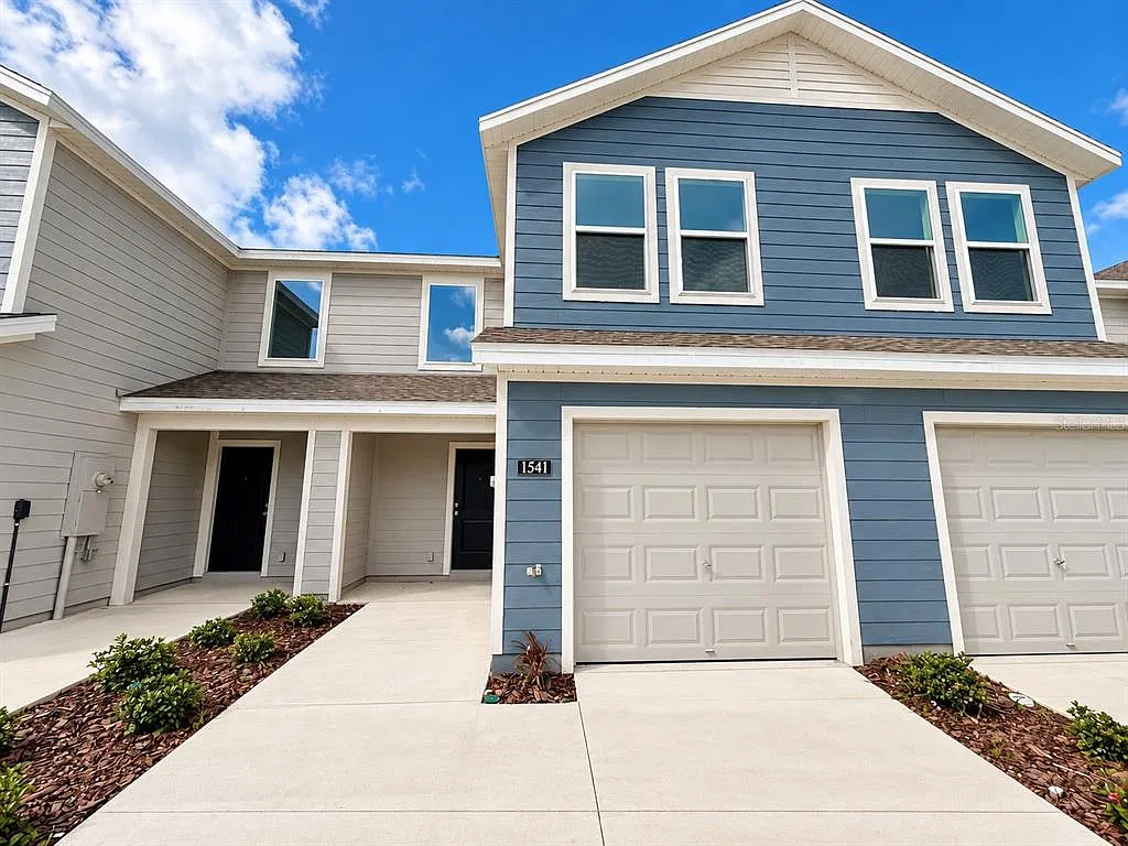 3 bed, 2.5 bath, 1460 sqft, $1,950 — Photo 1