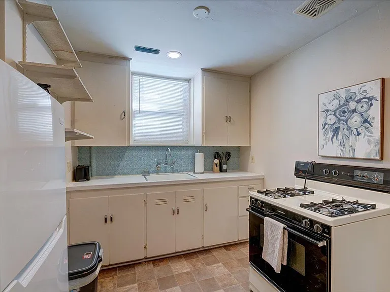 2632 Stevens St — Photo 7