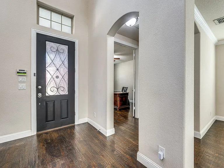 7340 Beranger Dr — Photo 5