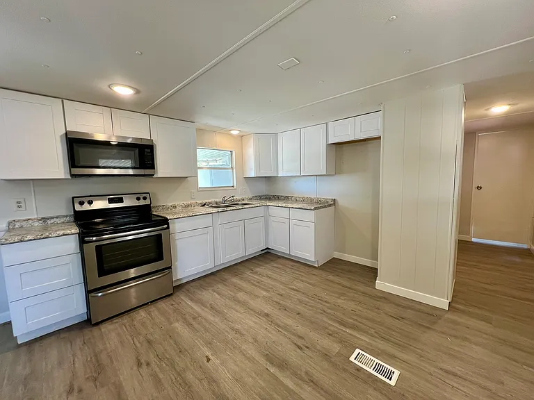 2704 E Ocotillo Dr — Photo 8