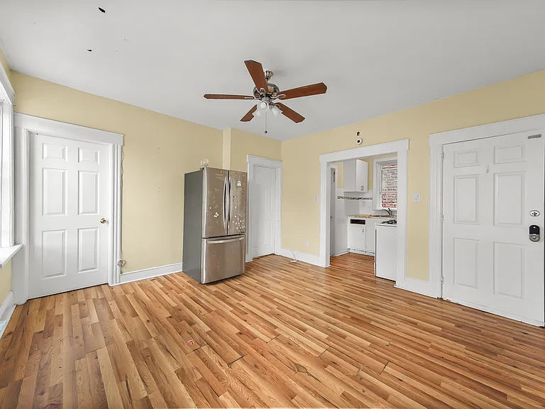 23 Farnham Ave #2 — Photo 1