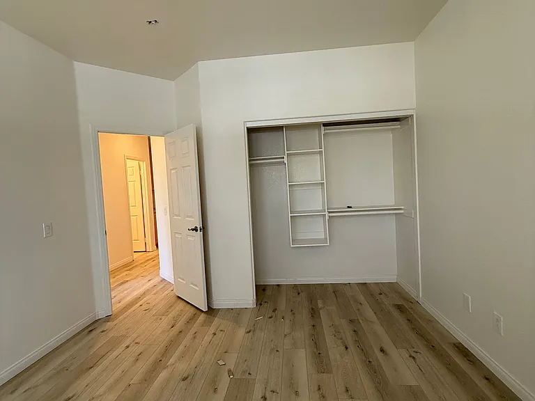 557 Plaza Del Cid — Photo 3
