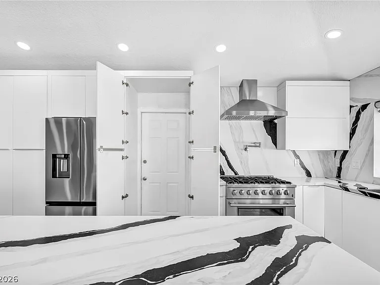 3000 Blue Fin Cir — Photo 21