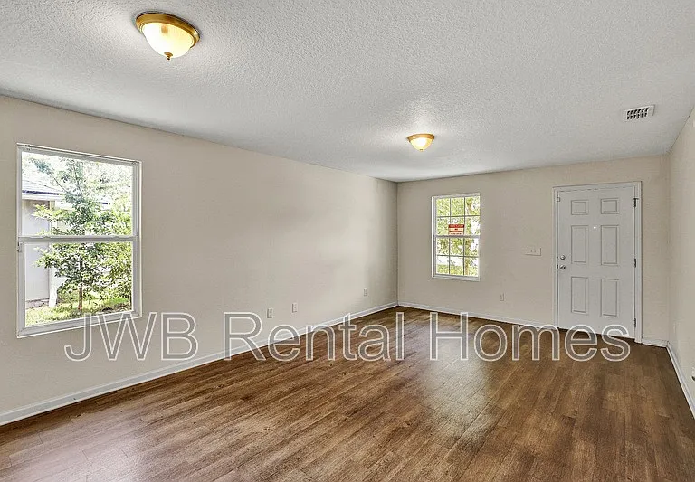 7952 Dekle Ave — Photo 6