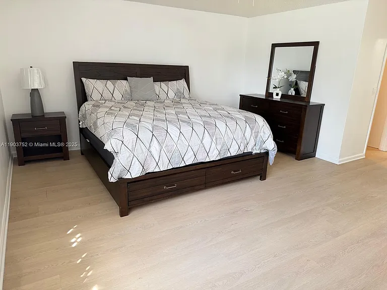 11690 Briarwood Cir #4 — Photo 14